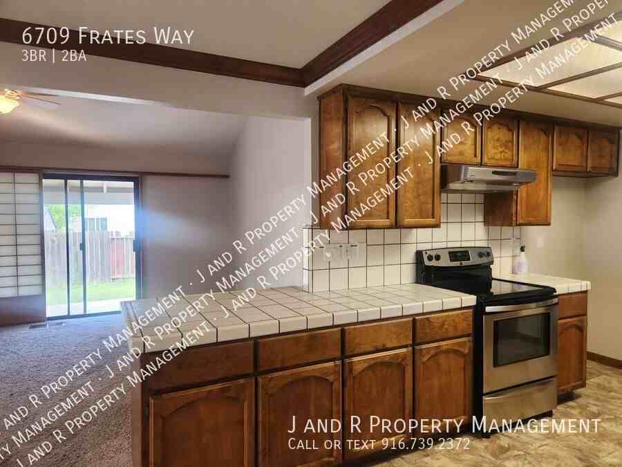 6709 Frates Way - Photo 5 of 23