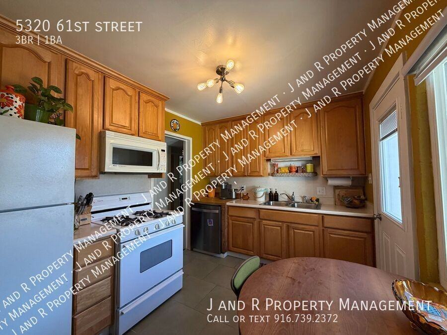 5320 61st St - Photo 4 of 12