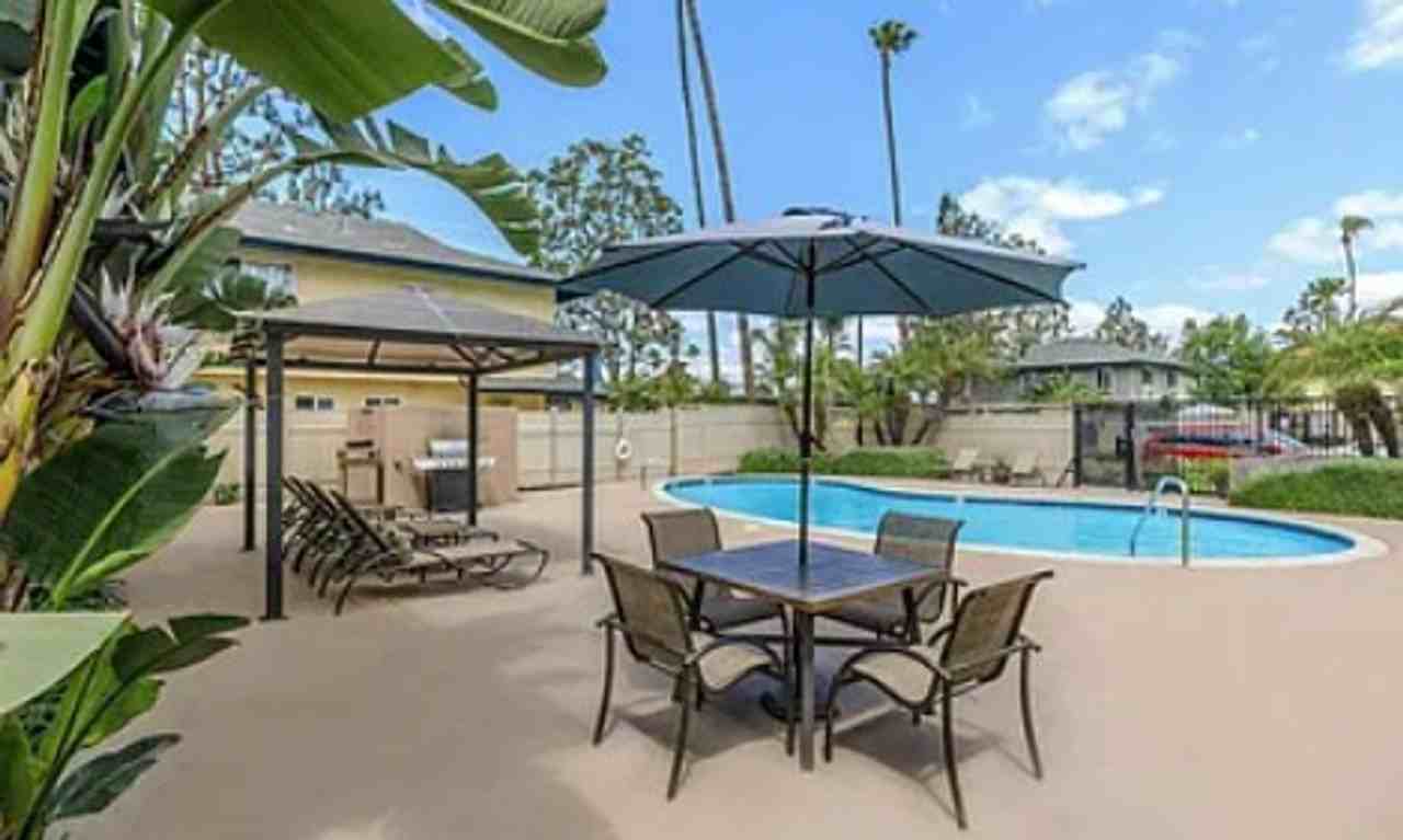 Villa Pacific Townhomes - Photo 3 of 11