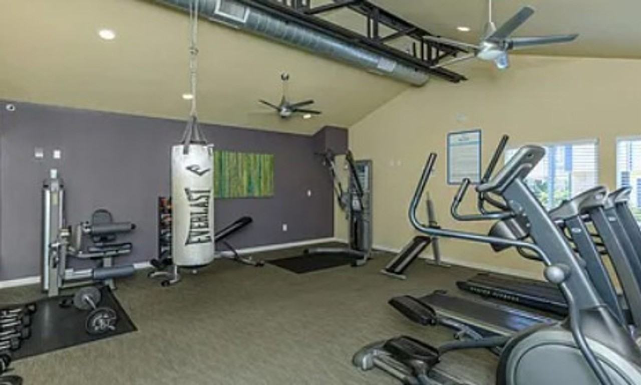 Villa Pacific Townhomes - Photo 5 of 11