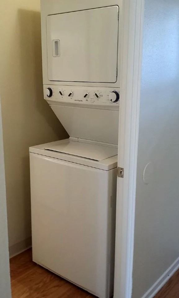 Villa Pacific Townhomes - Photo 7 of 11