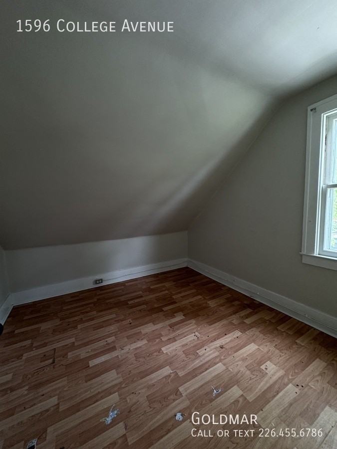 1596 College Ave - Photo 4 of 11