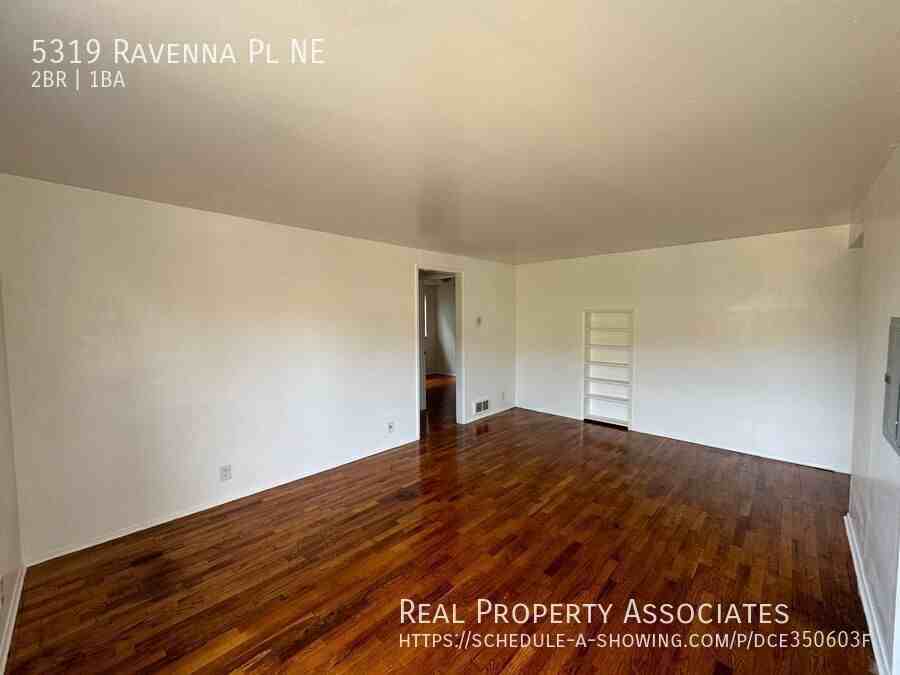 5319 Ravenna Pl Ne - Photo 3 of 14