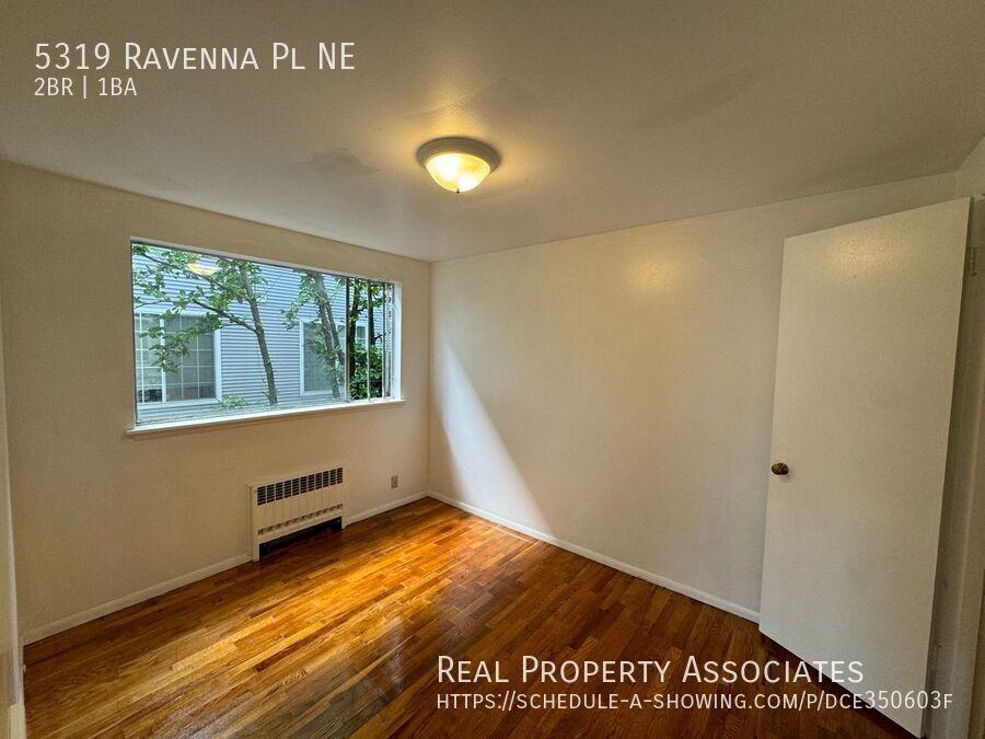 5319 Ravenna Pl Ne - Photo 4 of 14