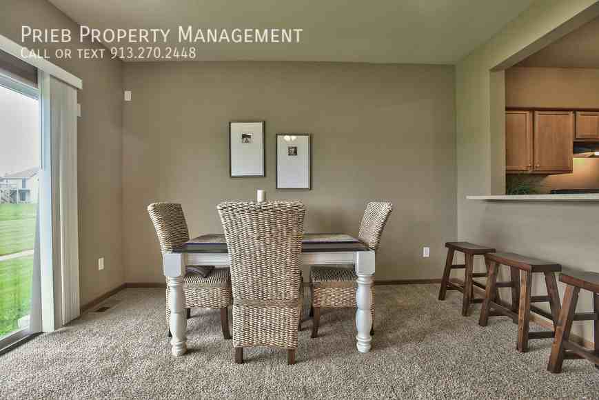 856 S Woodson Ct - Photo 4 of 20