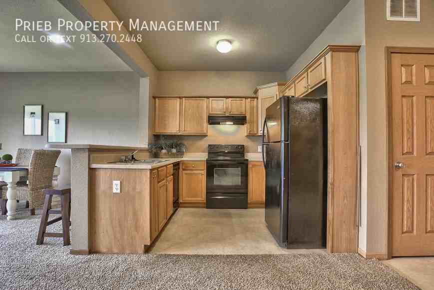 856 S Woodson Ct - Photo 6 of 20