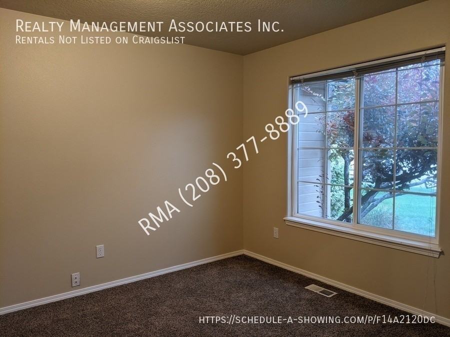 13426 W Acorn St - Photo 5 of 16