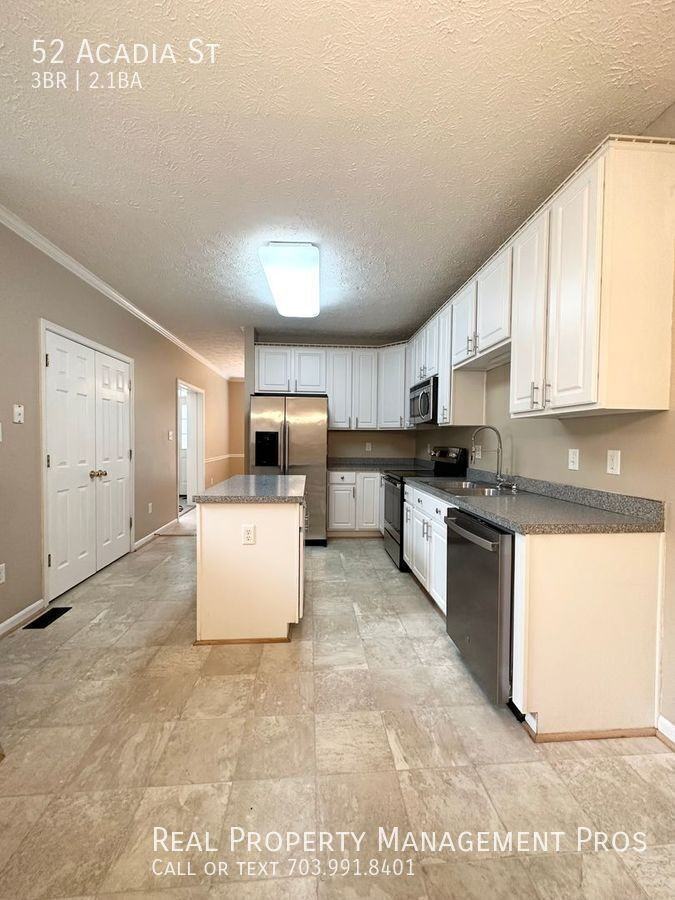 52 Acadia St - Photo 2 of 19