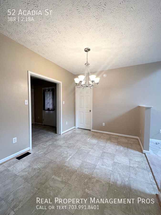 52 Acadia St - Photo 3 of 19