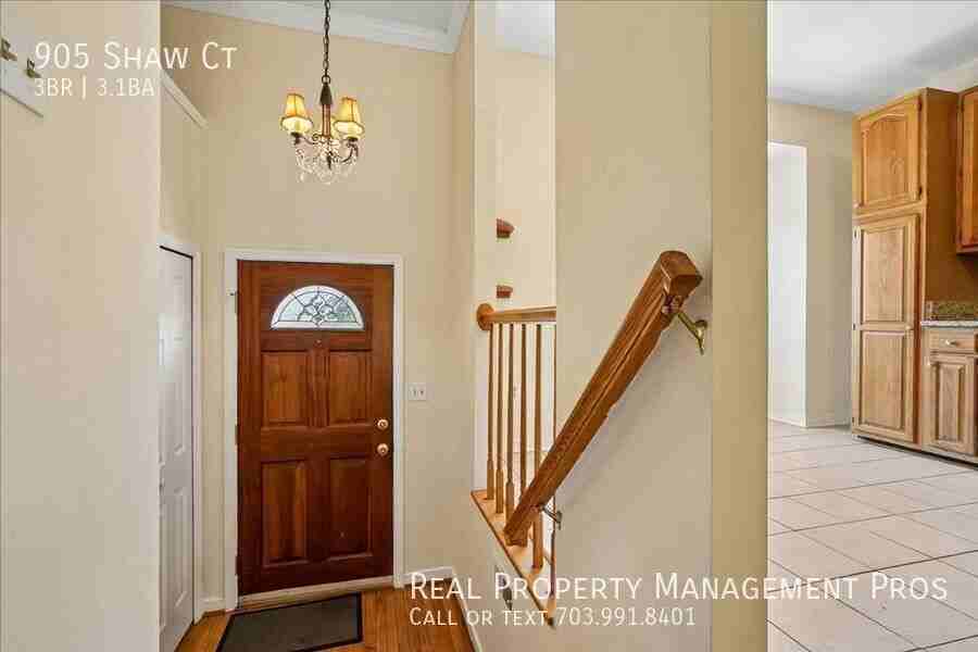 905 Shaw Ct - Photo 2 of 20