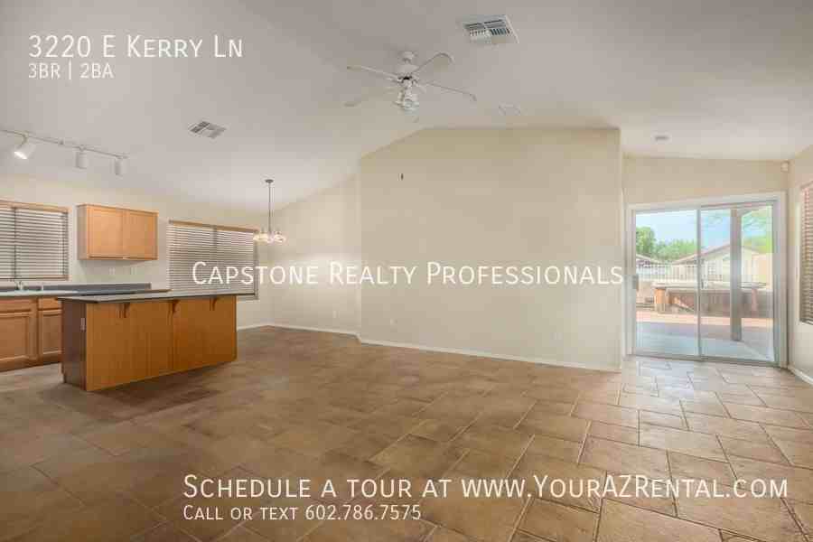 3220 E Kerry Ln - Photo 4 of 15
