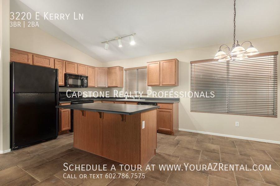 3220 E Kerry Ln - Photo 5 of 15