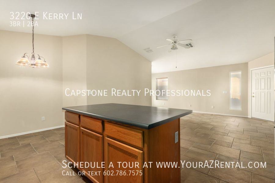 3220 E Kerry Ln - Photo 6 of 15
