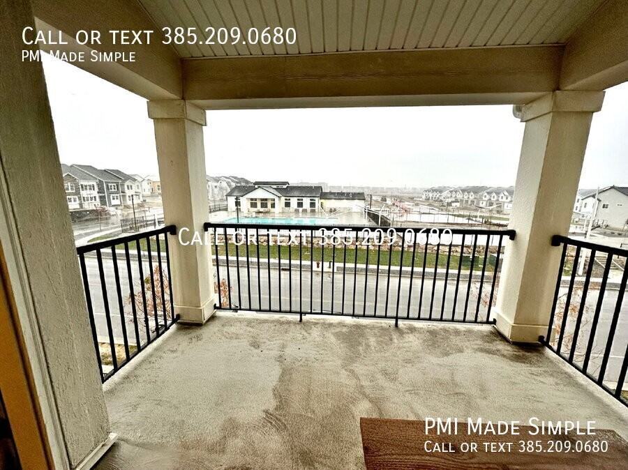 4064 W 1850 N #301 - Photo 4 of 24