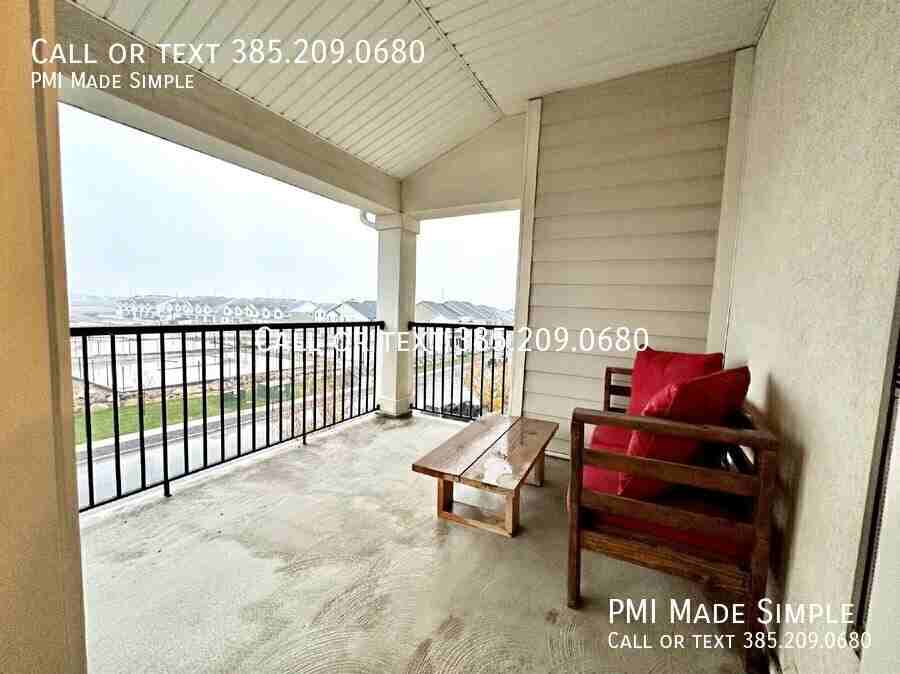 4064 W 1850 N #301 - Photo 5 of 24