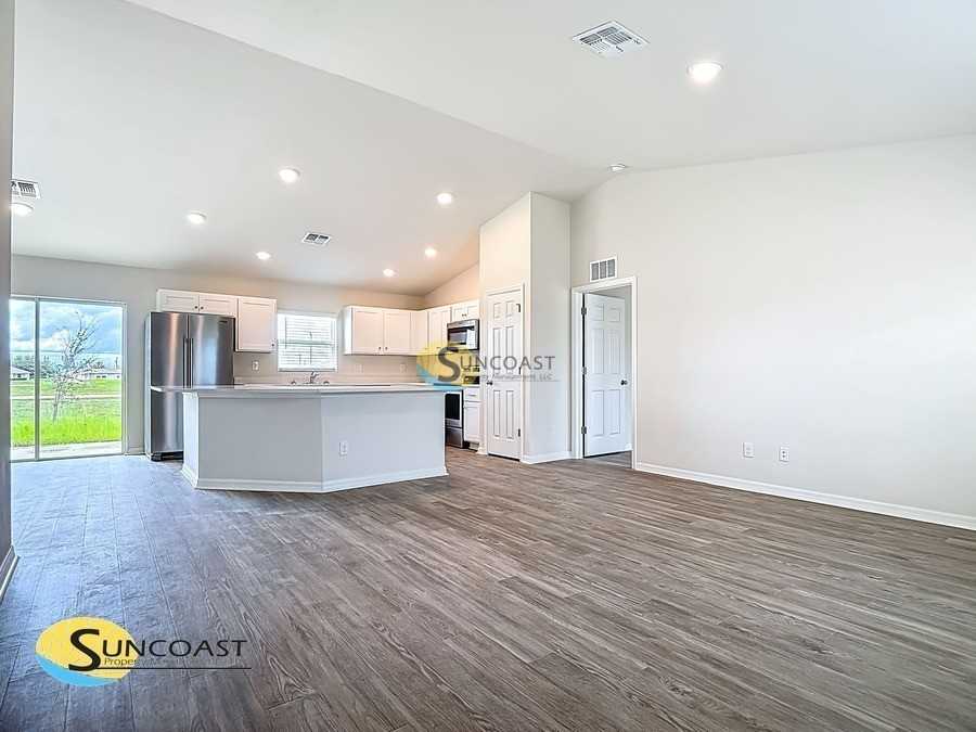 6251 N Whispering Dr - Photo 3 of 50
