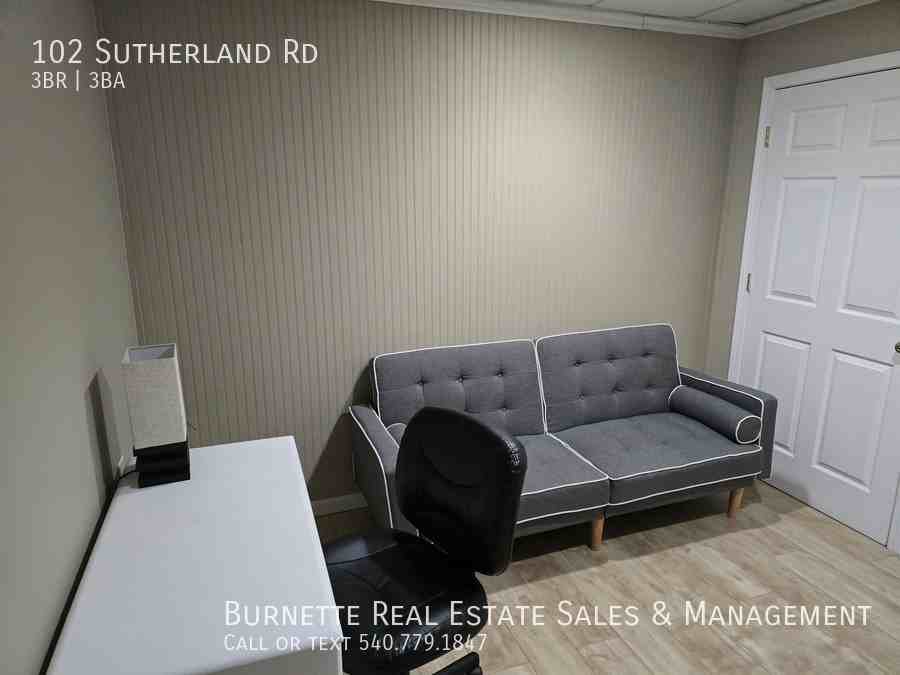 102 Sutherland Dr - Photo 7 of 23