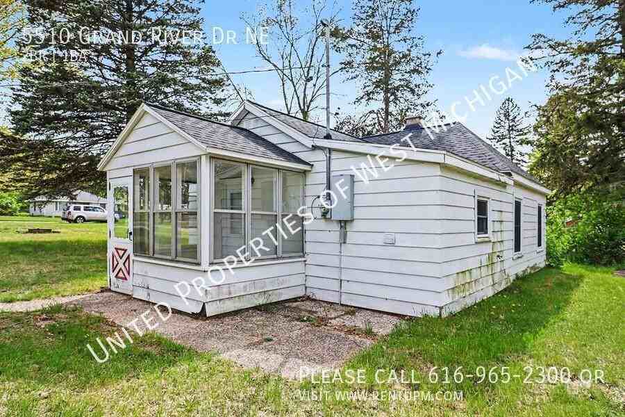 5510 Grand River Dr Ne - Photo 4 of 17