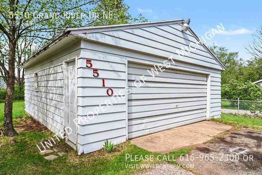 5510 Grand River Dr Ne - Photo 5 of 17