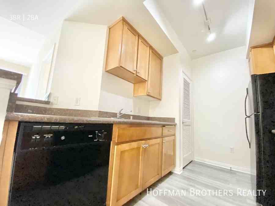 2810 S Sepulveda Blvd #102 - Photo 2 of 18