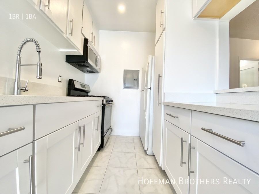 1315 N June St #117 - Photo 3 of 14