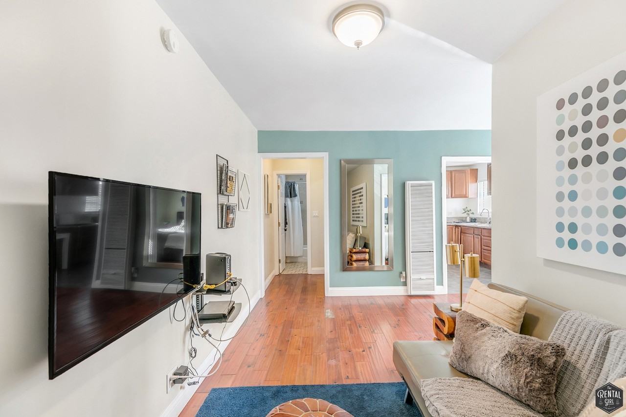 2400 Pacific Ave #1 - Photo 2 of 17
