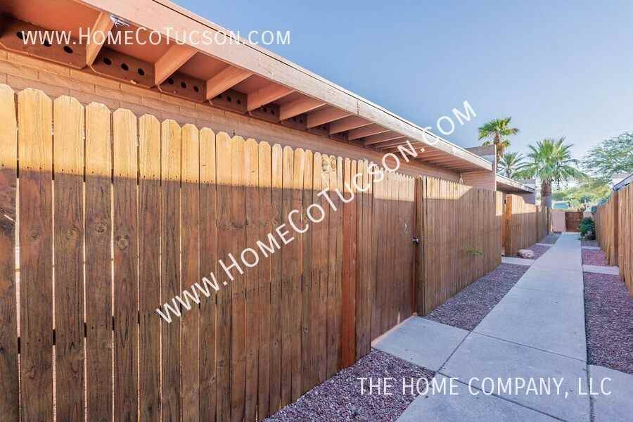 2511 N Fontana Ave - Photo 2 of 38