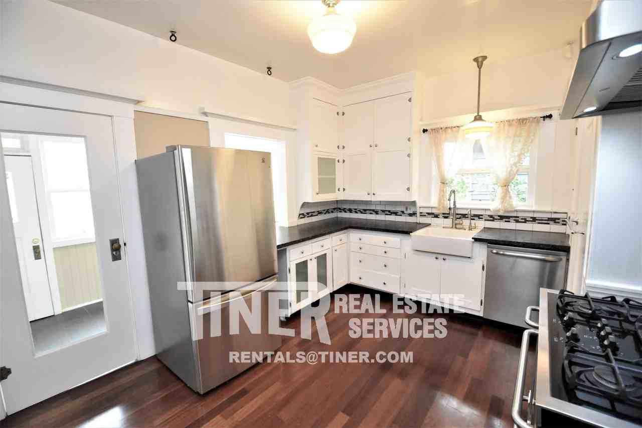 2804 F St - Photo 3 of 44