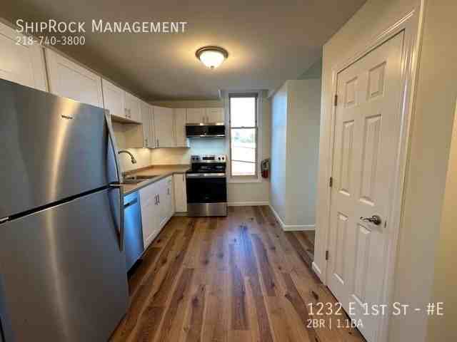 1232 E 1st St #E - Photo 4 of 20