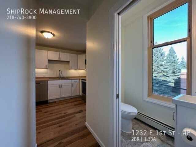 1232 E 1st St #E - Photo 5 of 20