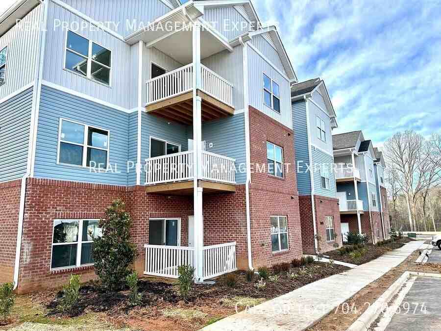7006 Star Oaks Ln #103 - Photo 2 of 5
