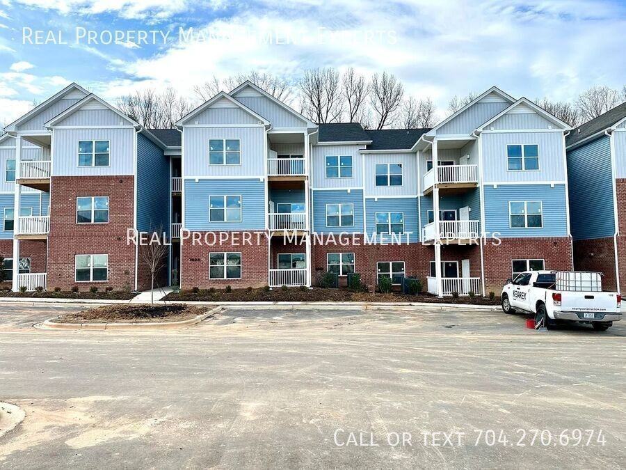 7006 Star Oaks Ln #103 - Photo 4 of 5