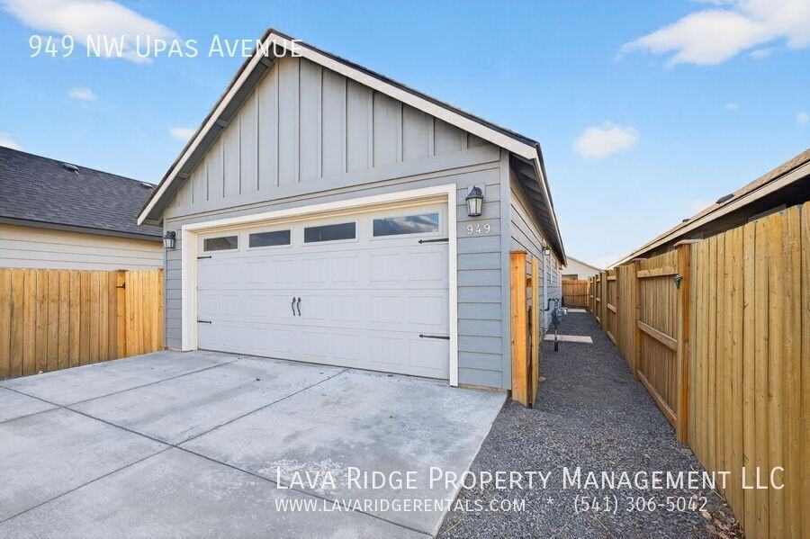 949 Nw Upas Ave - Photo 2 of 14