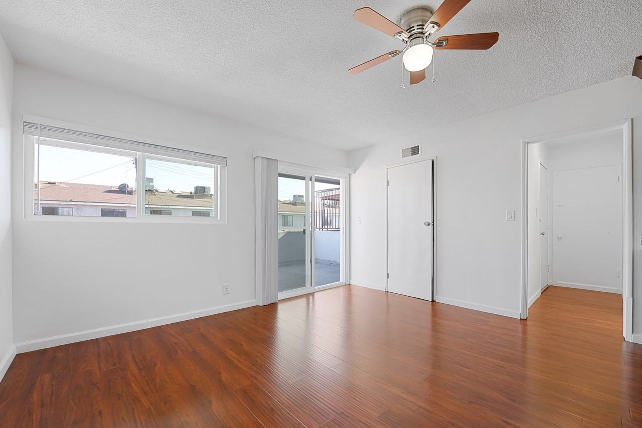10920 S Osage Ave #14 - Photo 3 of 13