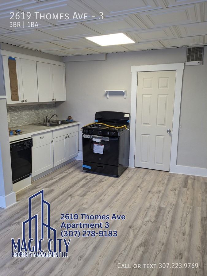 2619 Thomes Ave #3 - Photo 2 of 39