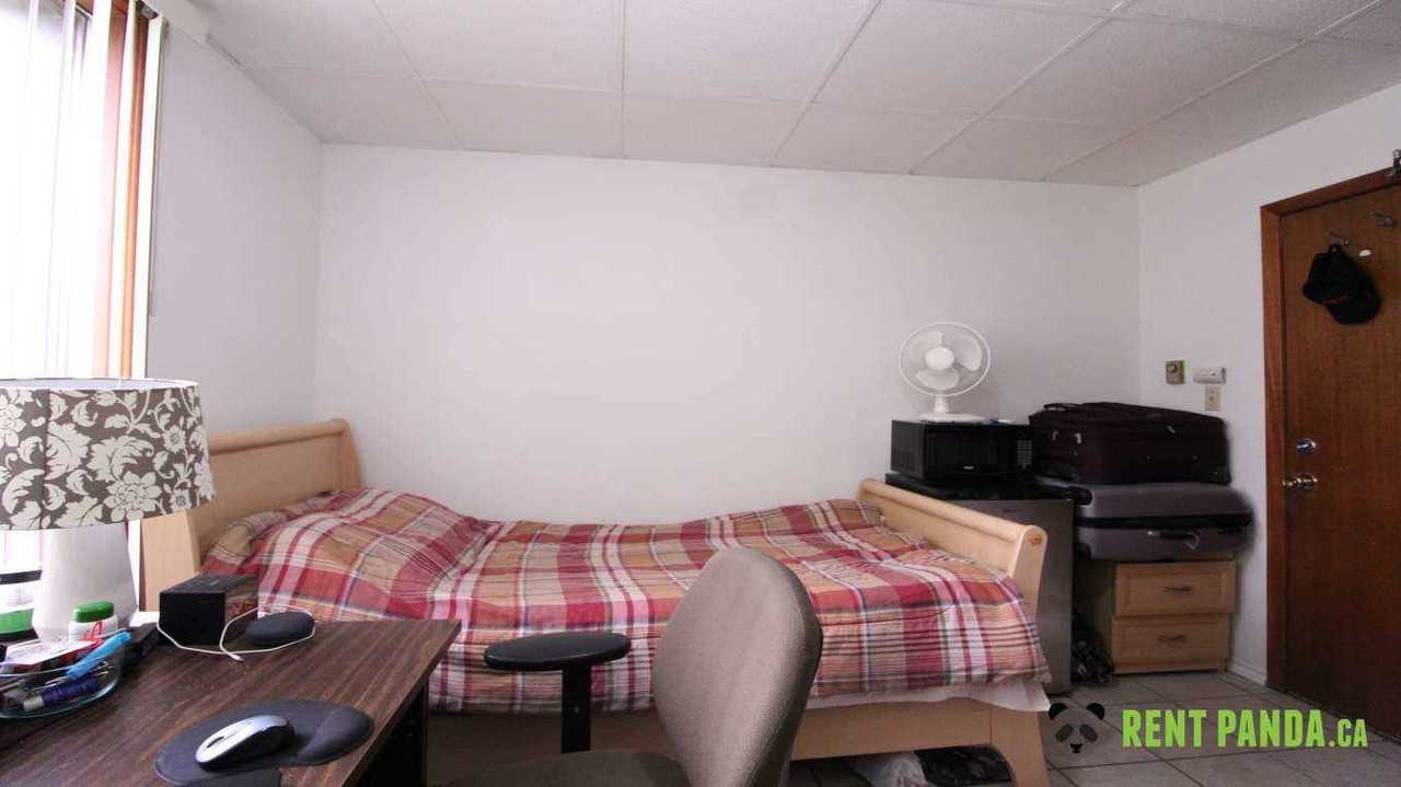227 - 227 Norah St N - Photo 3 of 5