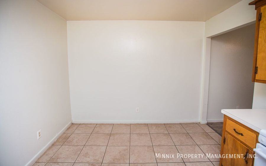 4644 52nd St #B - Photo 6 of 16