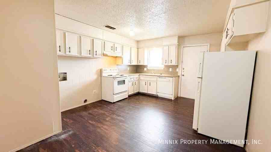 5304 38th St #A - Photo 2 of 14