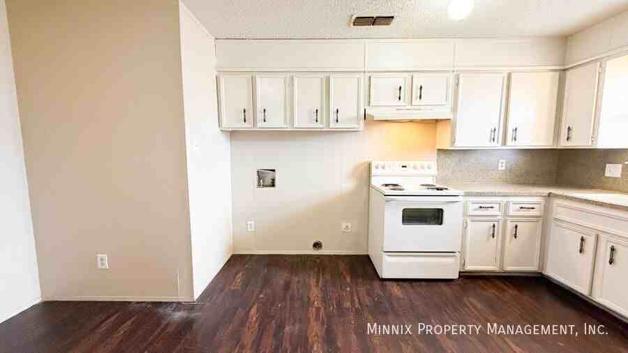 5304 38th St #A - Photo 4 of 14