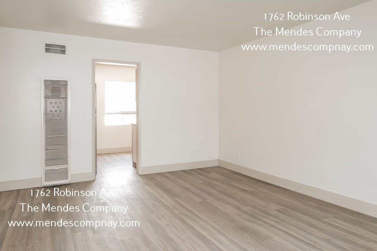 1762 Robinson Ave - Photo 4 of 15