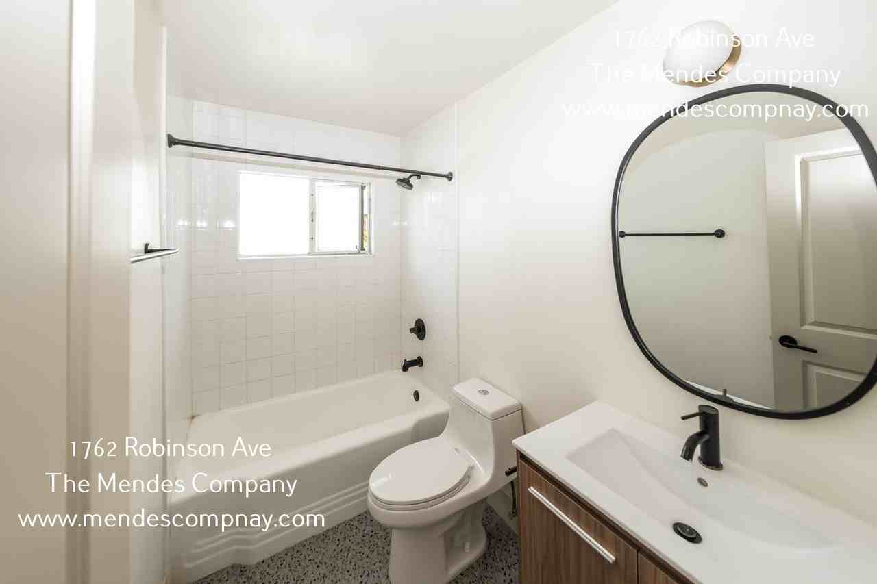 1762 Robinson Ave - Photo 7 of 15