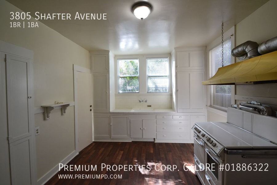 3805 Shafter Ave - Photo 6 of 46