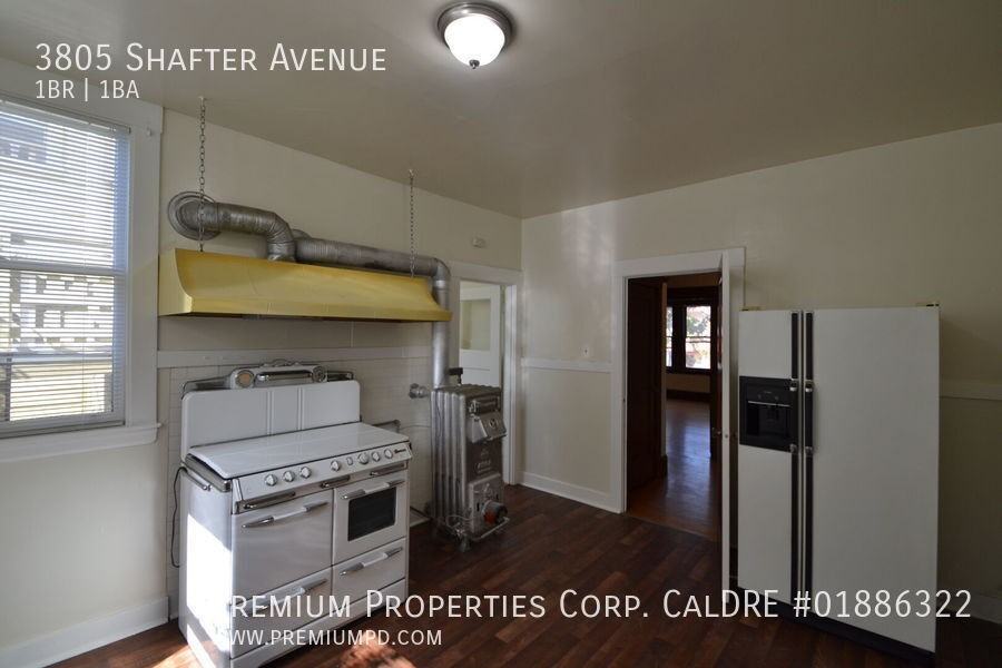 3805 Shafter Ave - Photo 7 of 46
