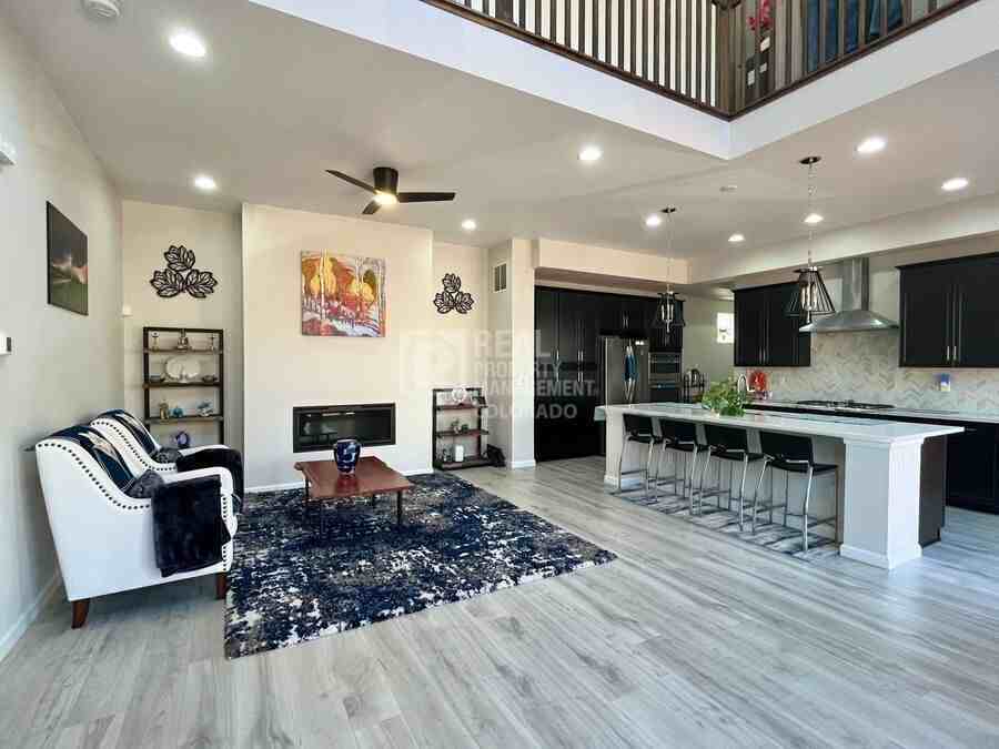 10559 Oncilla Ln - Photo 3 of 18