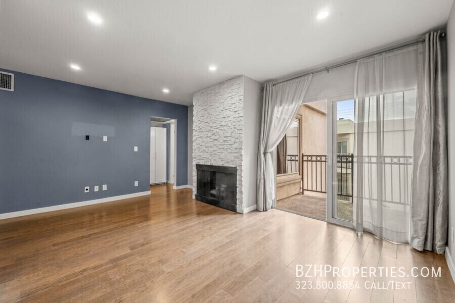 141 S Clark Dr #412 - Photo 4 of 23