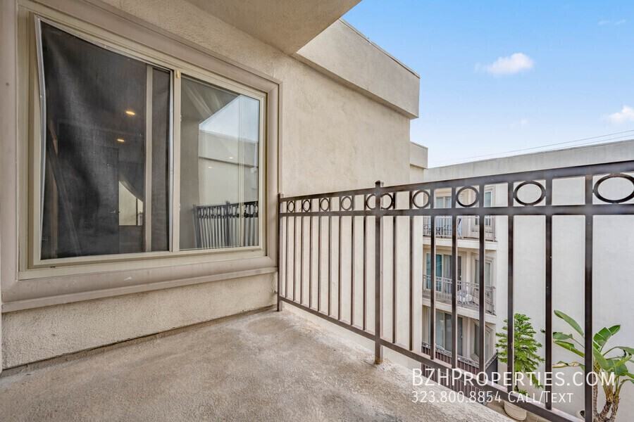141 S Clark Dr #412 - Photo 5 of 23