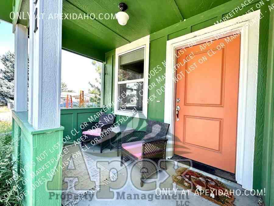 331 E 40th St - Photo 2 of 24