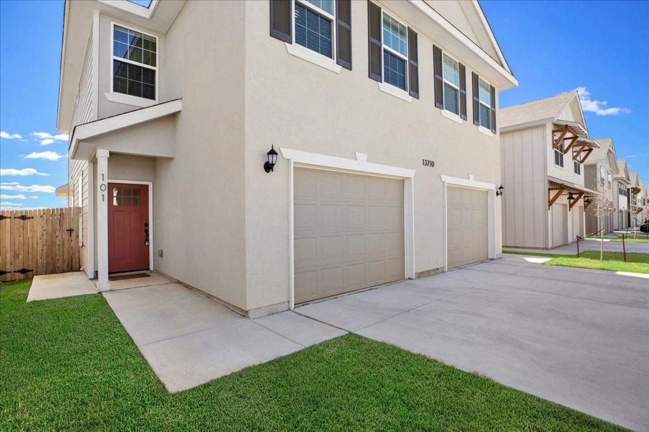 13710 Enzo Gate #102 - Photo 3 of 28