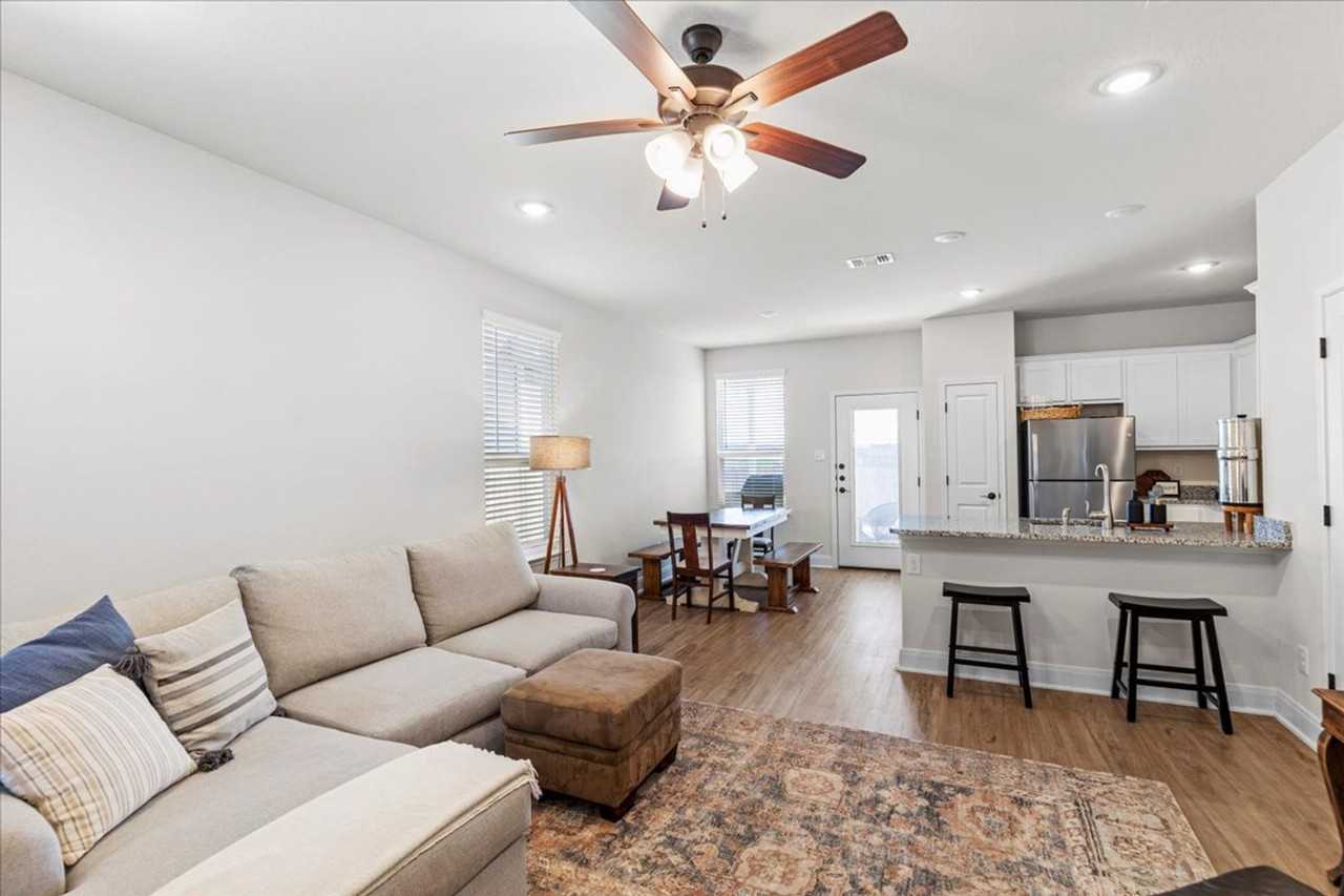 13710 Enzo Gate #102 - Photo 5 of 28