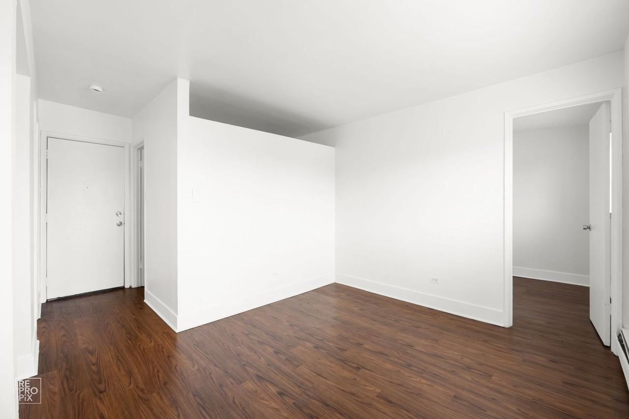 1426 S Cicero Ave #304 - Photo 3 of 11